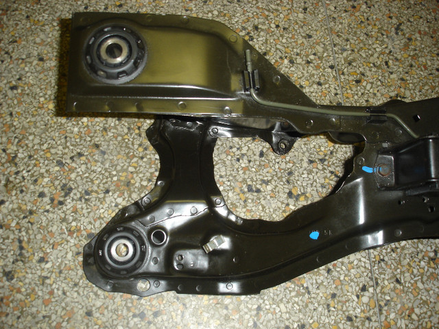 Honda accord cross member V6 1998-2002 /subframe en avant dans Moteur, Pièces de Moteur  à Ville de Montréal