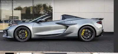 Private sale- Showroom condition with only 2900 khms, 3LZ convertible, yellow calipers and matching...