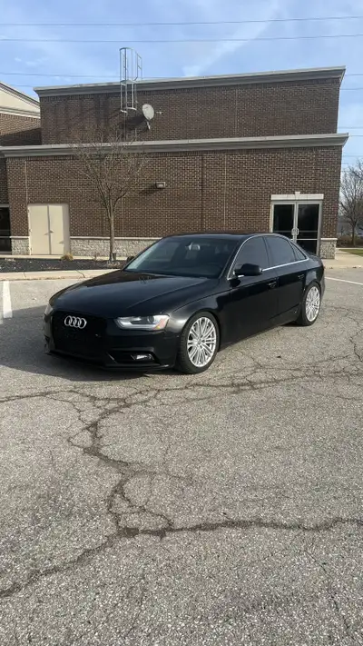 Audi a4 b8.5 Quattro premium 199k km With navigation, 6sp manual Fresh winter tires Garage kept 2 ow...