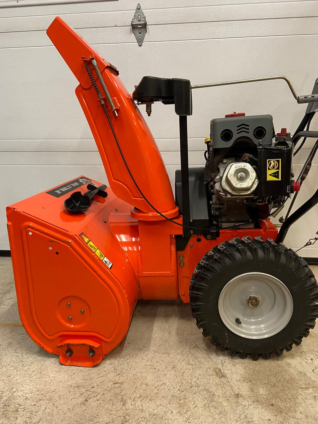 28” Ariens Deluxe snow blower in Snowblowers in London