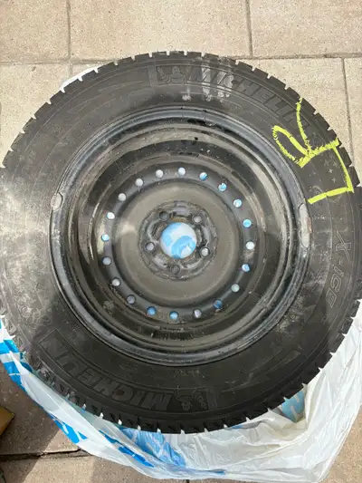 Lightly used winter tires in good shape with good tread