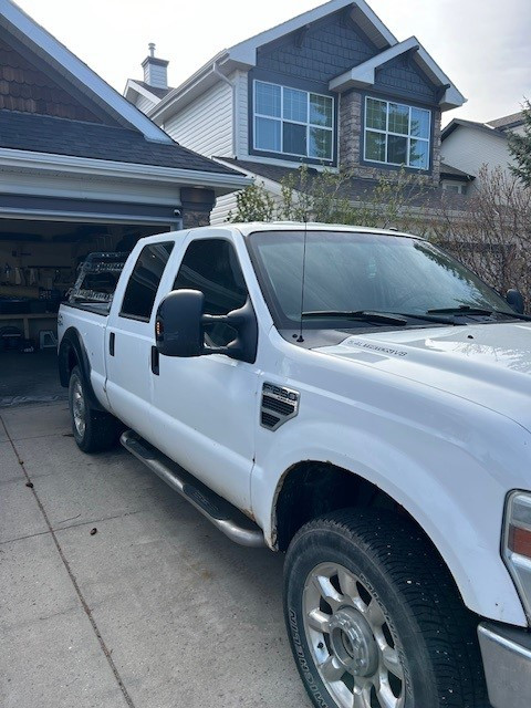 Ford F250 Lariat Crew Cab 4WD 2008 in Cars & Trucks in Calgary - Image 3