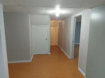 Basement apartment for rent (Neilson & Finch -Staines)$1400month