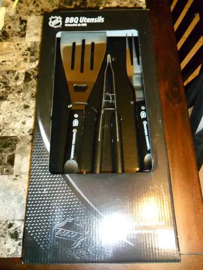 NEW Ensemble d’outil pour Barbecue NHL BBQ GRILL TOOL SET 3 PCES, View more