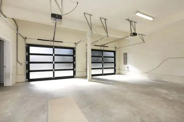 GARAGE DOOR REPAIR SERVICES63235039517315124