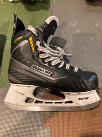 Bauer Supreme 150 Size 4 Jr. skates