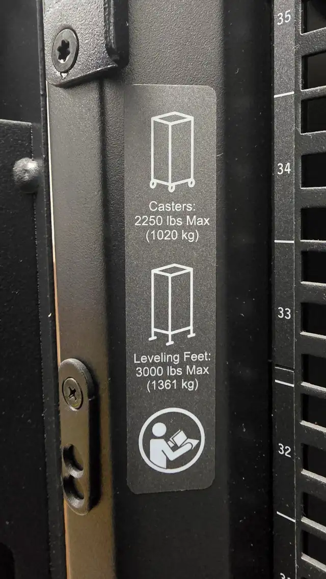 Dell Server Rack in Servers in City of Toronto - Image 6