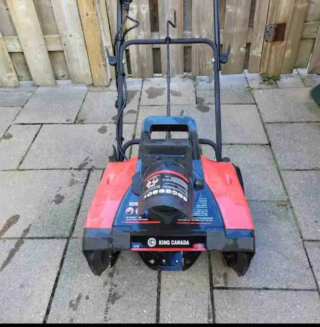 King Canada 18inch Electric Snow Blower Thrower  in Snowblowers in Mississauga / Peel Region - Image 2