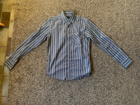 Aeropostale men's dress shirt (small size)