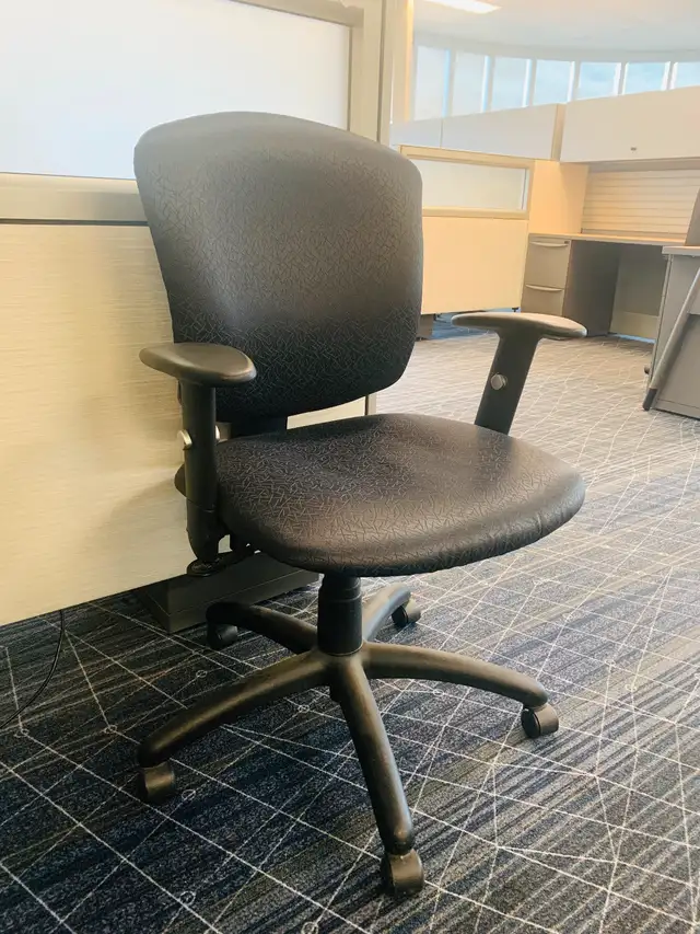 Comfortable office/computer Chair:62863283941123121