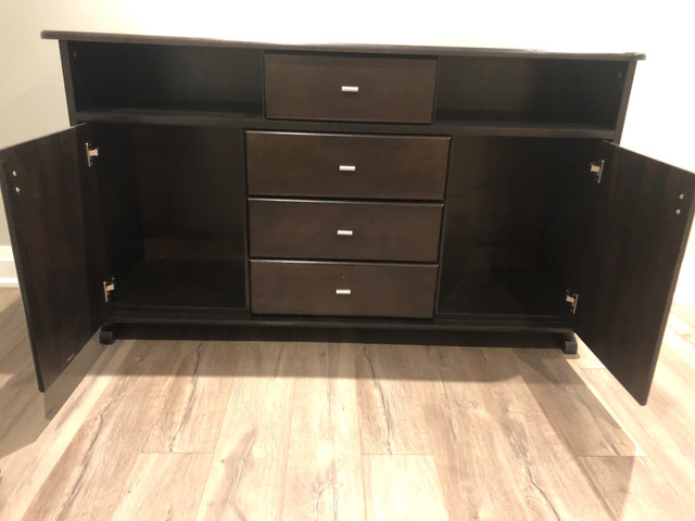 Wood sideboard - excellent condition in Other in Oakville / Halton Region - Image 3