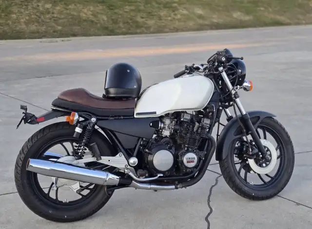 1982 Yamaha Seca 650 Cafe Racer in Street, Cruisers & Choppers in Oshawa / Durham Region - Image 4