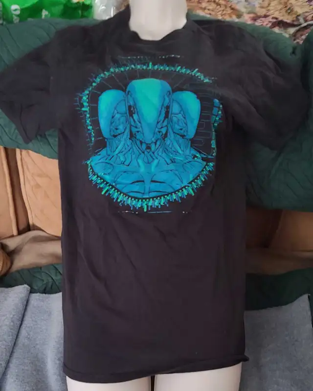 Size Small "Westworld" HBO Sci-Fi TV Series T-shirt in Men's in London - Image 2
