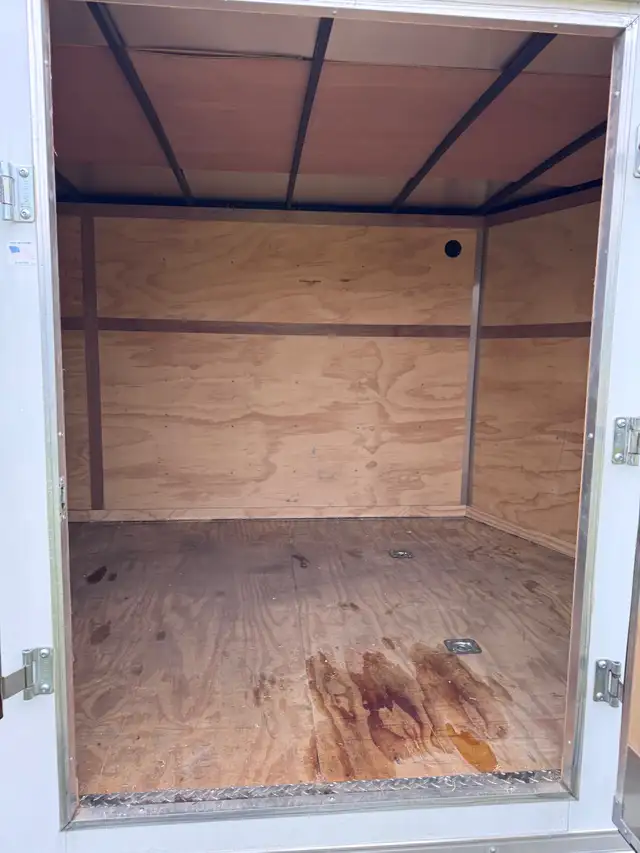 20 ft enclosed trailer in Cargo & Utility Trailers in Yarmouth - Image 7