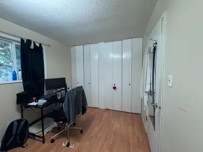 Private Room for Rent near Lougheed Sky Train and Production Way Sky Train Station. 40 Mins to downt...
