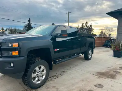 Well maintained Duramax diesel for sale, 6.5 BDS lift, EFI Live tune, Rock guarded bumpers and botto...