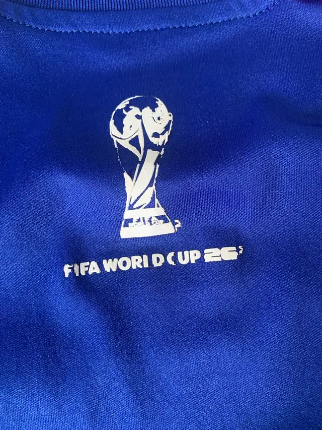 Large France Jersey in Soccer in Gatineau - Image 4