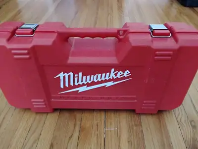 Milwaukee Reciprocating Saw in near mint condition. I really only used for maybe 5 hours total on li...