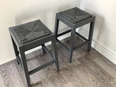 2 bancs en très bon état, View more