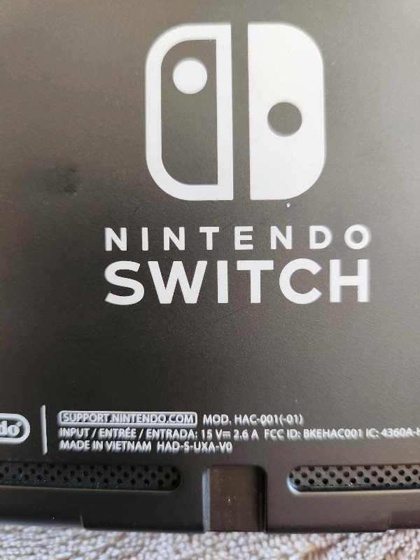 Nintendo Switch with Docking Station in Nintendo Switch in City of Halifax - Image 2