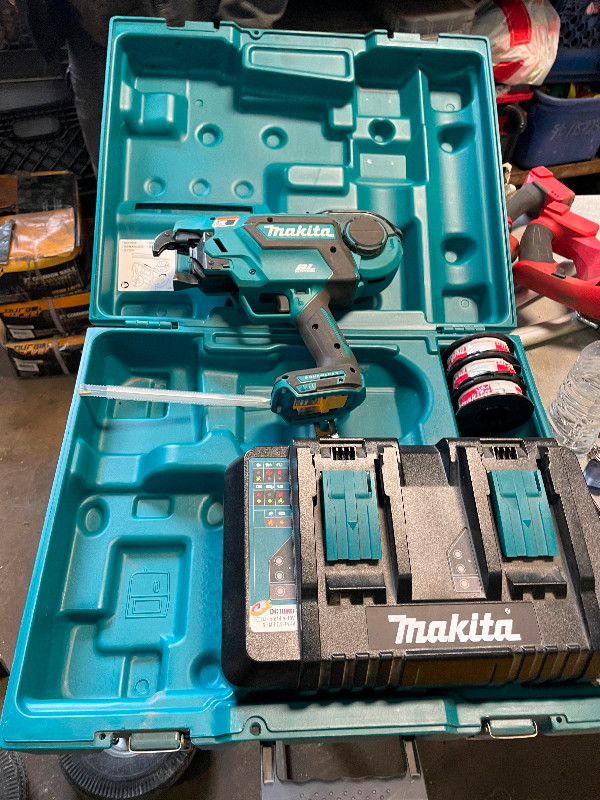 Makita DTR180ZK 18V LXT Brushless Cordless Rebar Tying Tool in Power Tools in Markham / York Region - Image 2