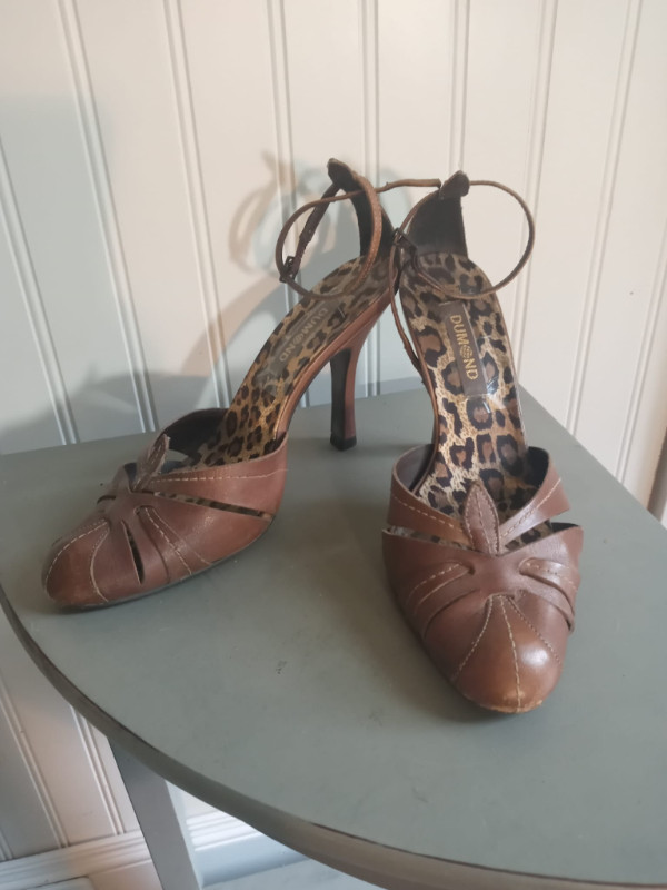Leather shoes dans Femmes - Chaussures  à Hamilton