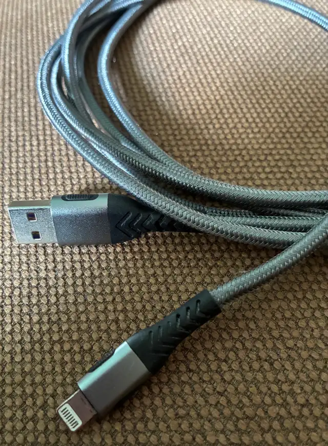 Long Phone Charger Cord in Cell Phone Accessories in London - Image 4