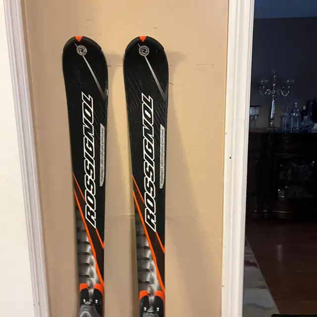 167 Rossignol ski with boots  in Ski in Markham / York Region - Image 5