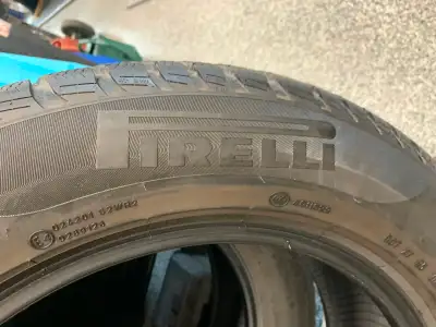 Set of 4 Pirelli winter tires Sottozero 3 225/60 R18 Run Flat winter tires used 3 seasons In great s...