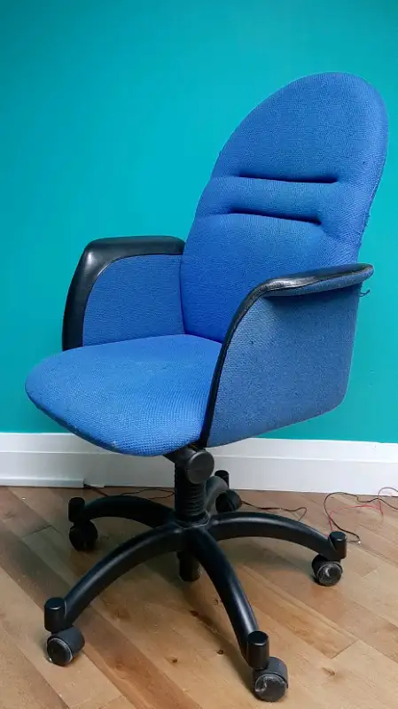 Blue Ikea Office Chair in Chairs & Recliners in Markham / York Region - Image 2