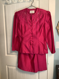 Pretty mother of the bride suit..sz 16..used once..dry cleaned.