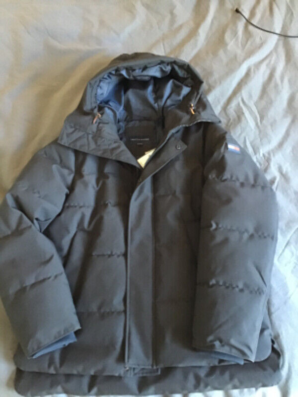 *neuf* Manteau d’hiver « Tommy Hilfiger » small dans Hommes  à Laval/Rive Nord - Image 4