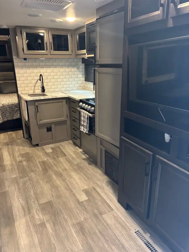 2022 Jayco Jayfeather 25’ in Travel Trailers & Campers in Stratford - Image 6