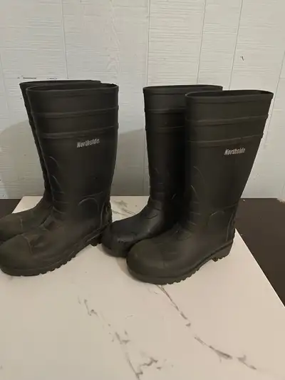 North side rubber boots size 4us new condition. $15 a pair