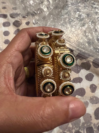 India pair of jewelry bangles 
