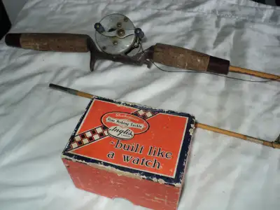 Shakespeare Inglis True Blue Fishing Orig. Box & Algonquin Rod, View more