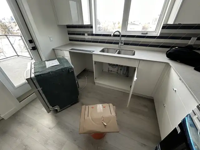 Experienced Handyman – Plumbing, Repairs, Assembly – Calgary in Renovations, General Contracting & Handyman in Calgary - Image 3