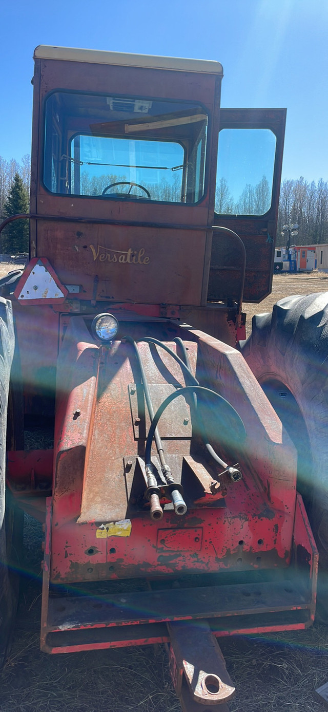 Versatile tractor in Farming Equipment in Grande Prairie - Image 4