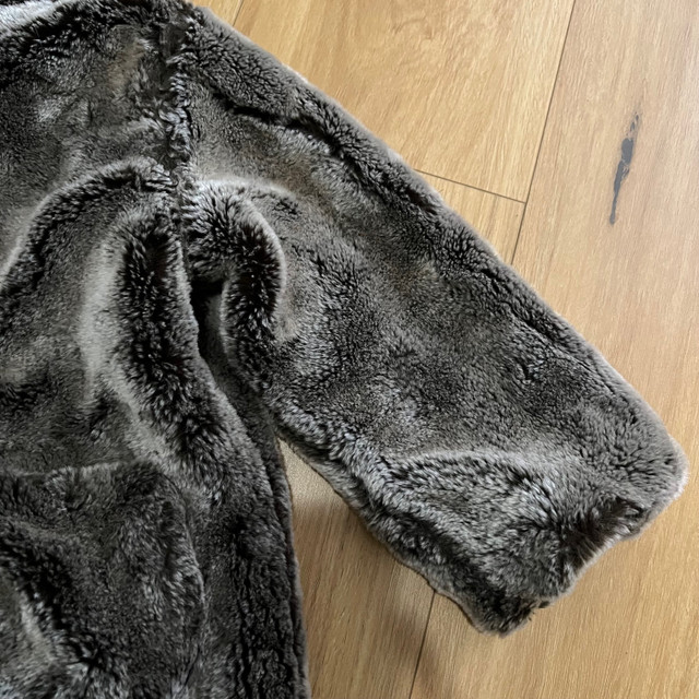 Faux fur coat 18-24m in Clothing - 18-24 Months in Mississauga / Peel Region - Image 3