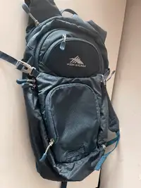 High Sierra Cragin 12L Hydration Backpack Grey/BlueBACKPACKING