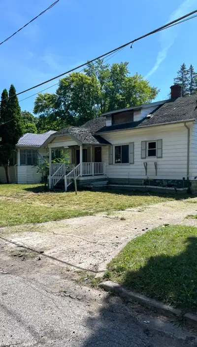 CASH SALE ONLY, closing through a reputable title company. Serious buyers only. I will not respond t...