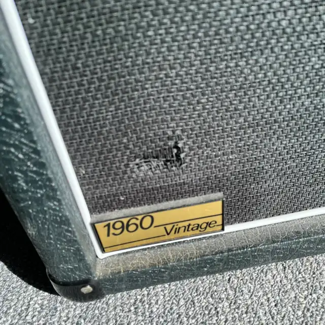 Marshall 1960 AV vintage cabinet in Amps & Pedals in Mississauga / Peel Region - Image 5