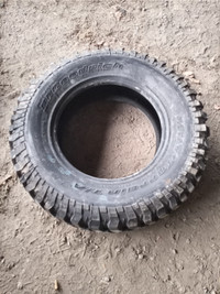 LT255/75-R17 single tire