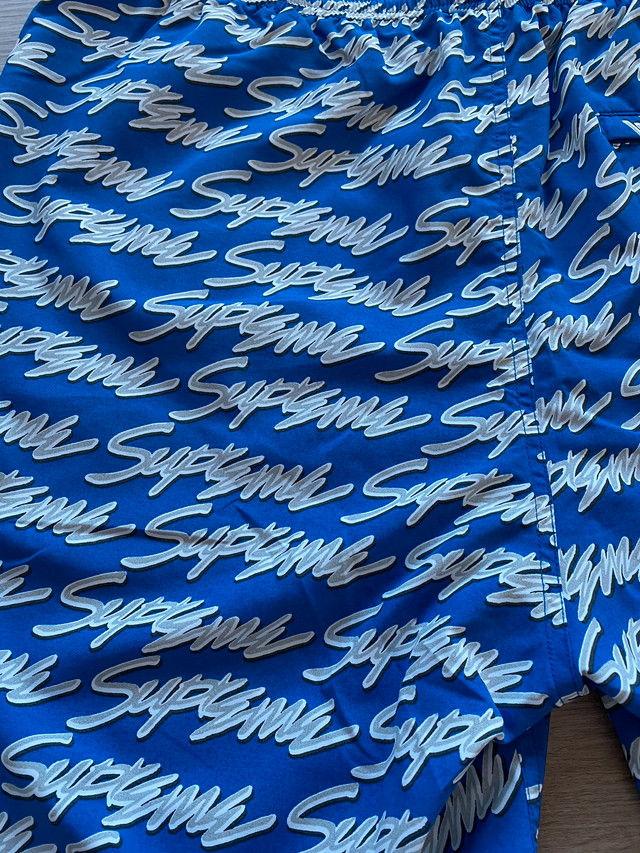 Supreme signature cheap script logo