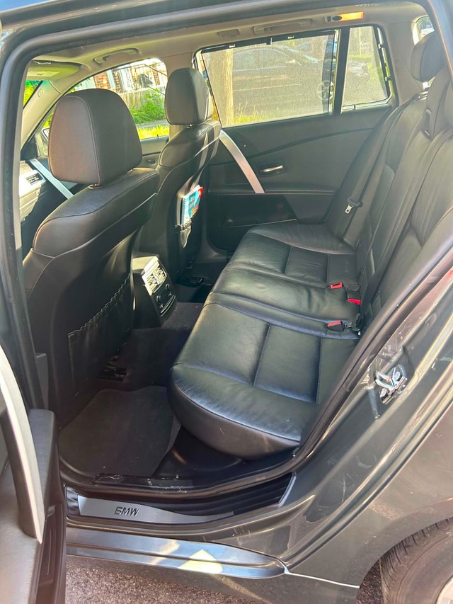 2006 BMW 530 XI Touring Sports Wagon — photo 4