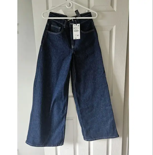 Wide leg women's jeans in Women's - Bottoms in Oshawa / Durham Region - Image 3