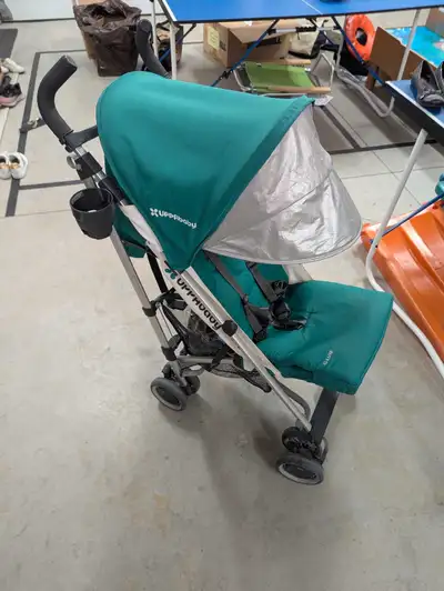 Uppa Baby G-LUXE stroller with rain cover, View more