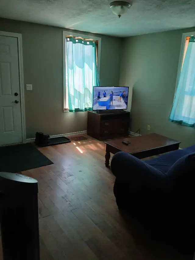 Kincardine room rent 50 per night in Room Rentals & Roommates in Owen Sound - Image 3