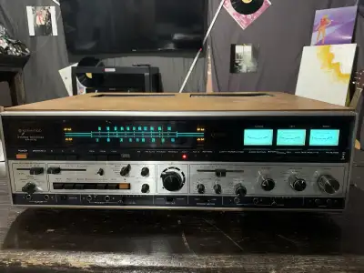 This vintage Kenwood KR-6170 stereo receiver is a fantastic piece of audio equipment, boasting a uni...