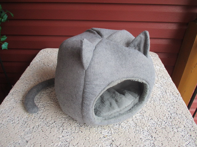PetCo Cat House in Accessories in New Glasgow